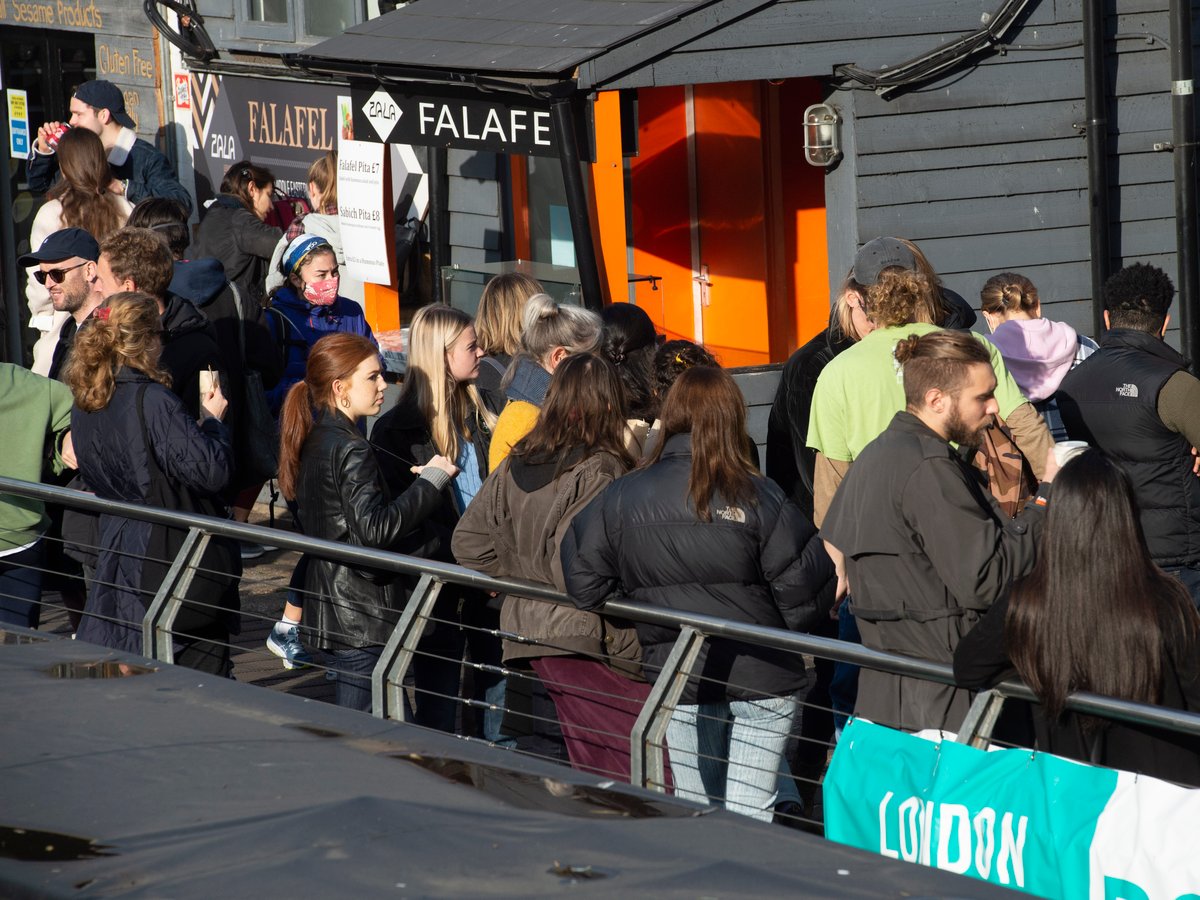 Coronavirus: Street markets see biggest crowds on first Covid-19 lockdown weekend