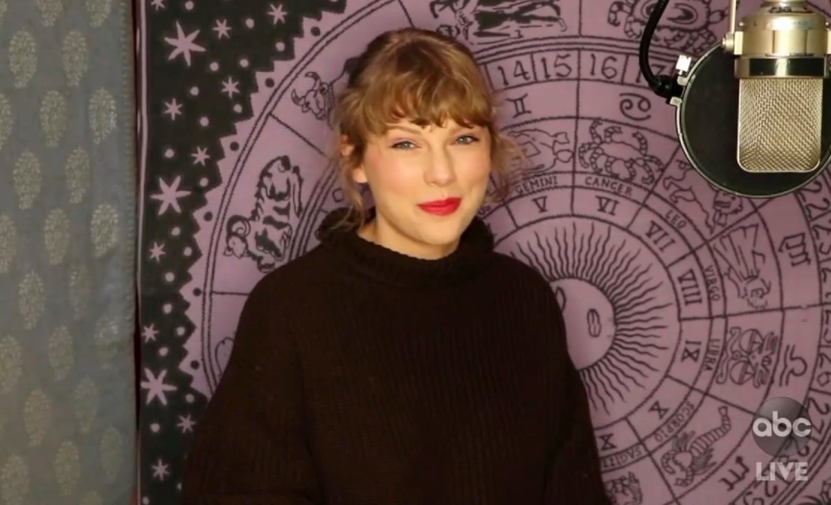 Taylor Swift wins three AMAs and reveals she’s re-recording old music