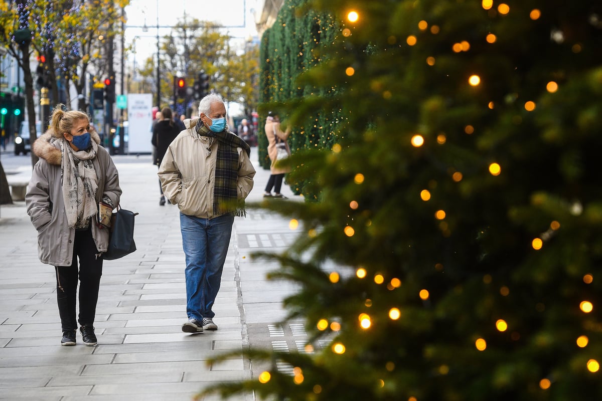 Easing restrictions at Christmas only ‘throwing fuel on Covid fire,’ Government scientific advisor warns