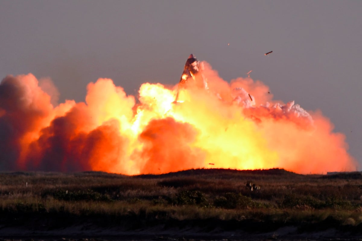 SpaceX Starship test flight ends in explosive fireball at touchdown