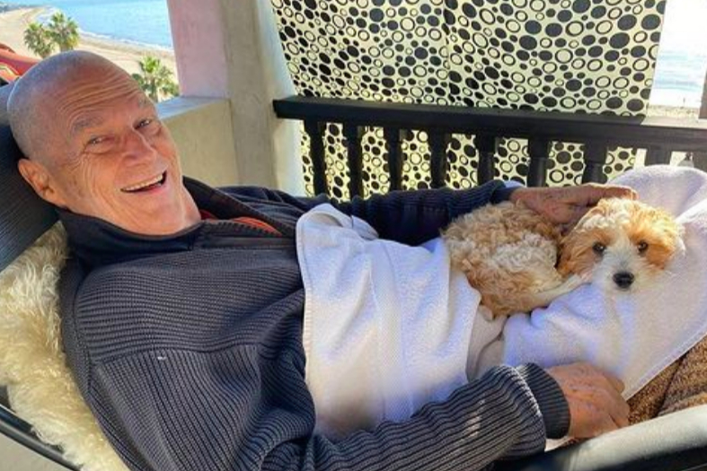 Jeff Bridges shows off shaved head as he shares health update while undergoing cancer treatment