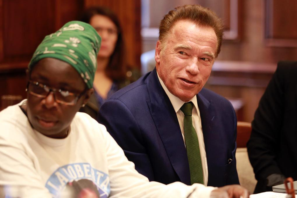 Schwarzenegger: I’m blown away by bravery of toxic air fight mother