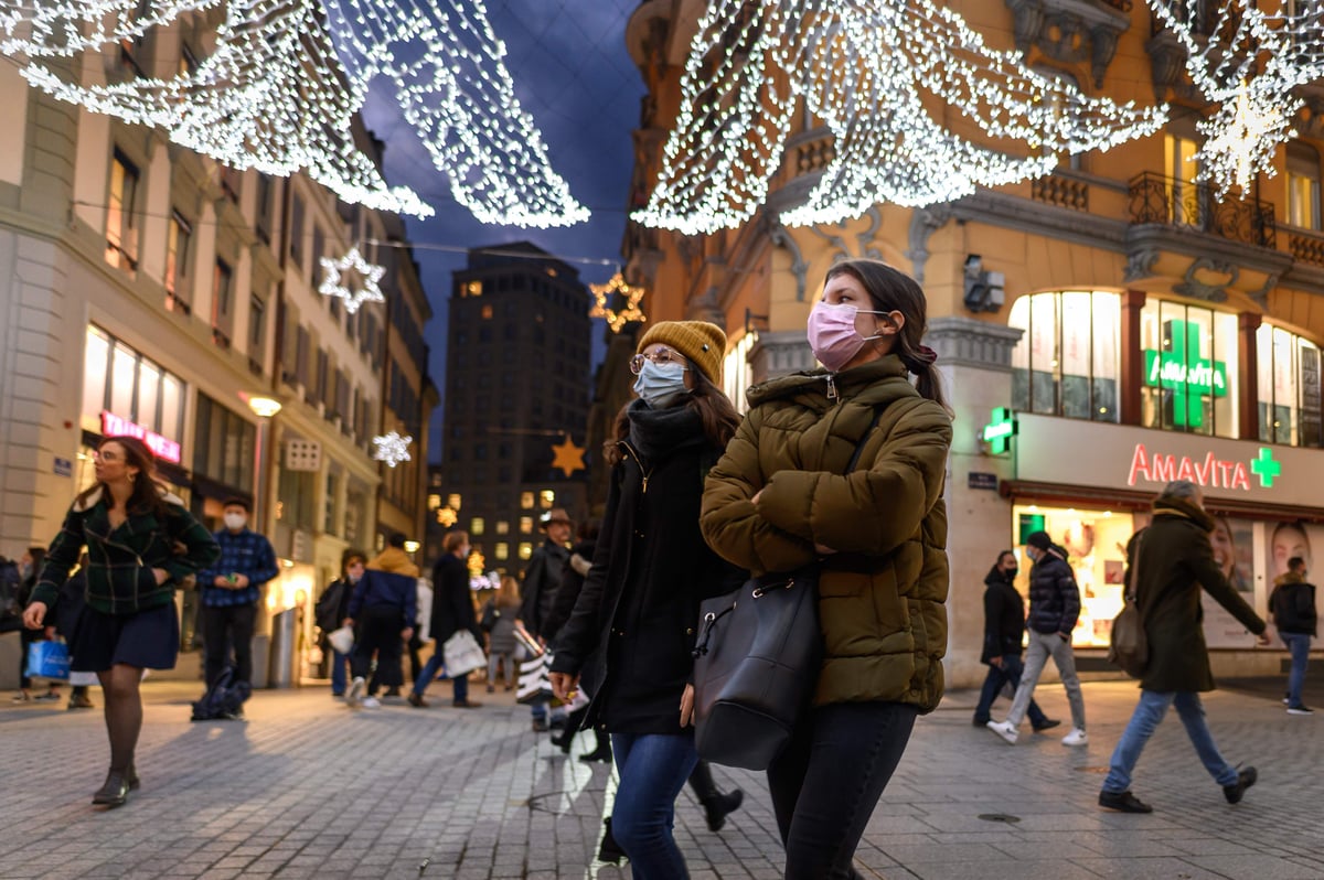 Switzerland effectively bans British tourists amid Omicron concerns 