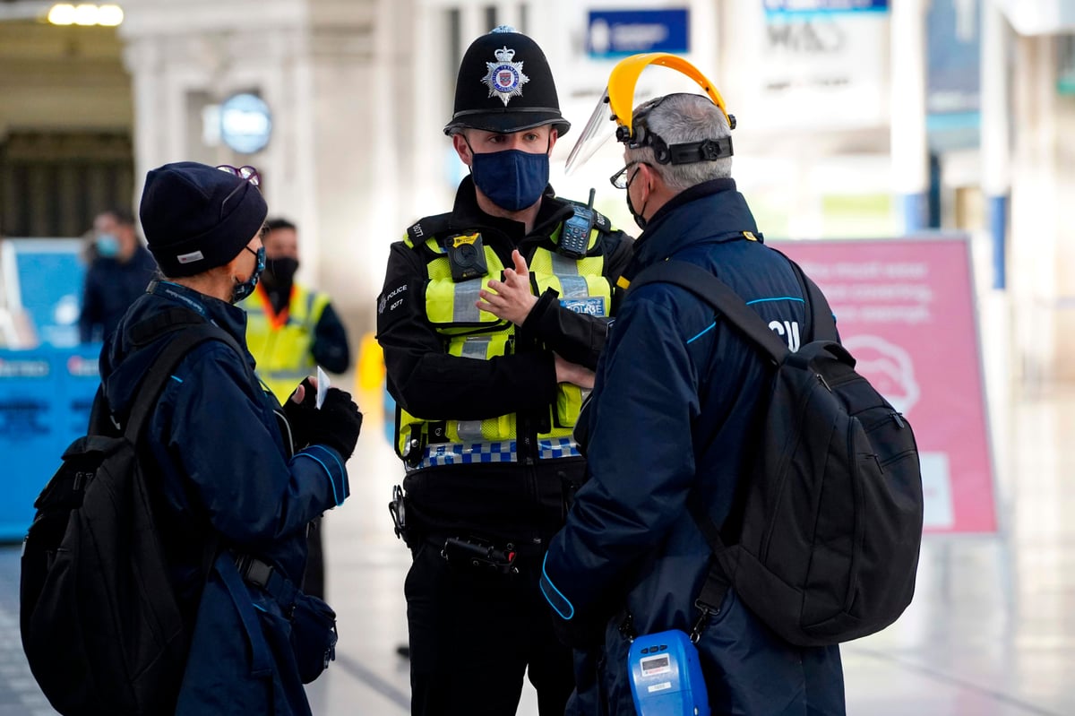 Police ready to fine Londoners who break Tier 4 rules but rule out road blocks