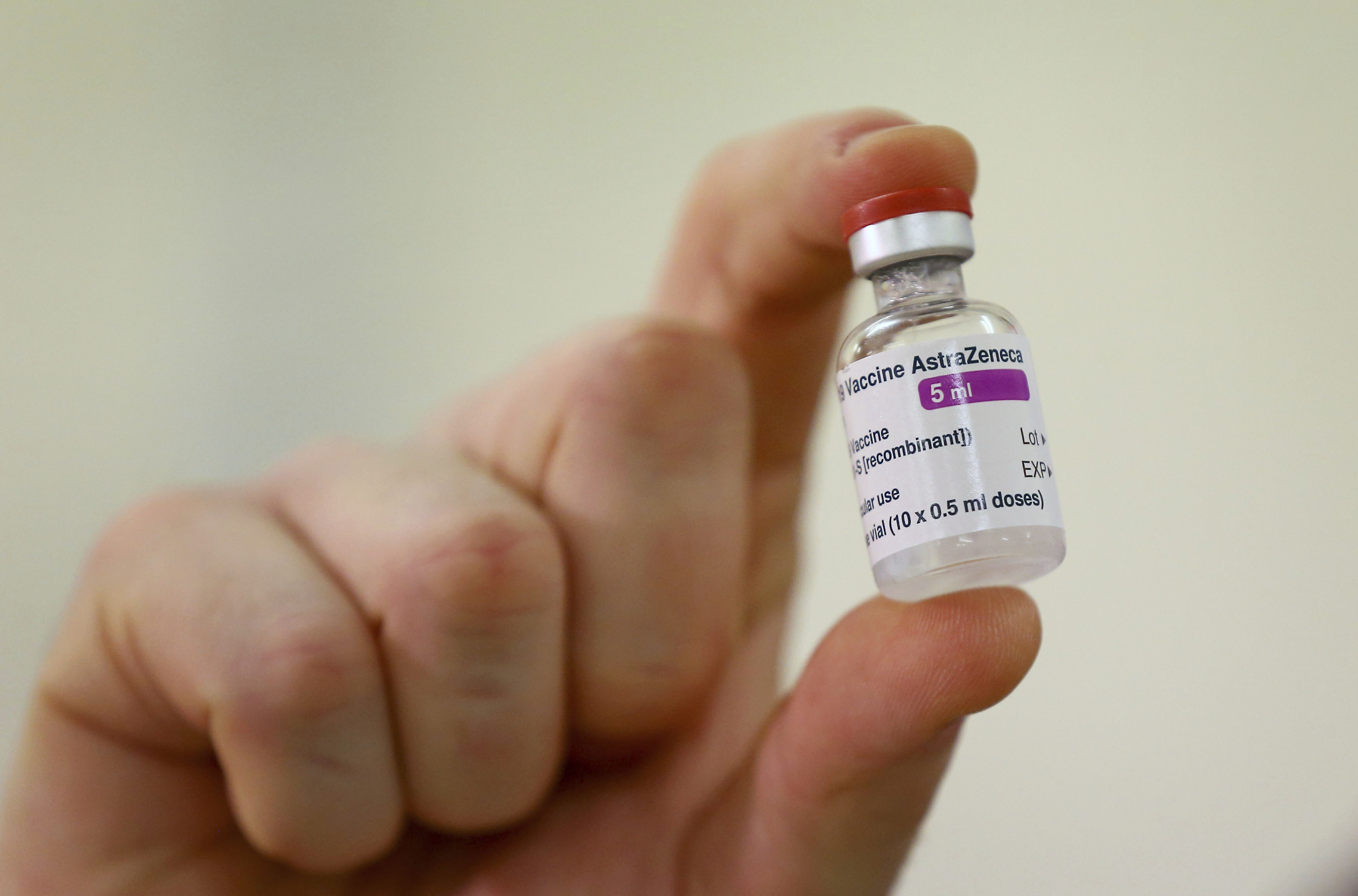 Oxford vaccine ‘works well’ on UK Covid strain first found in Kent