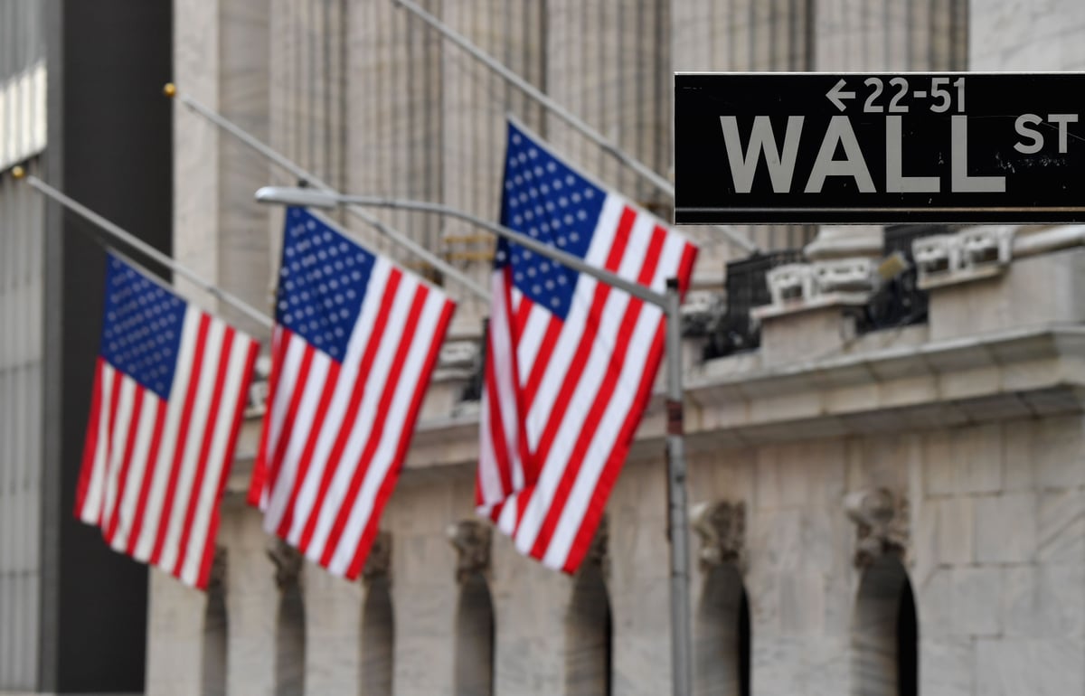 FTSE 100 set for flat start amid mixed views on likely surge in US economy as Federal Reserve ups forecasts