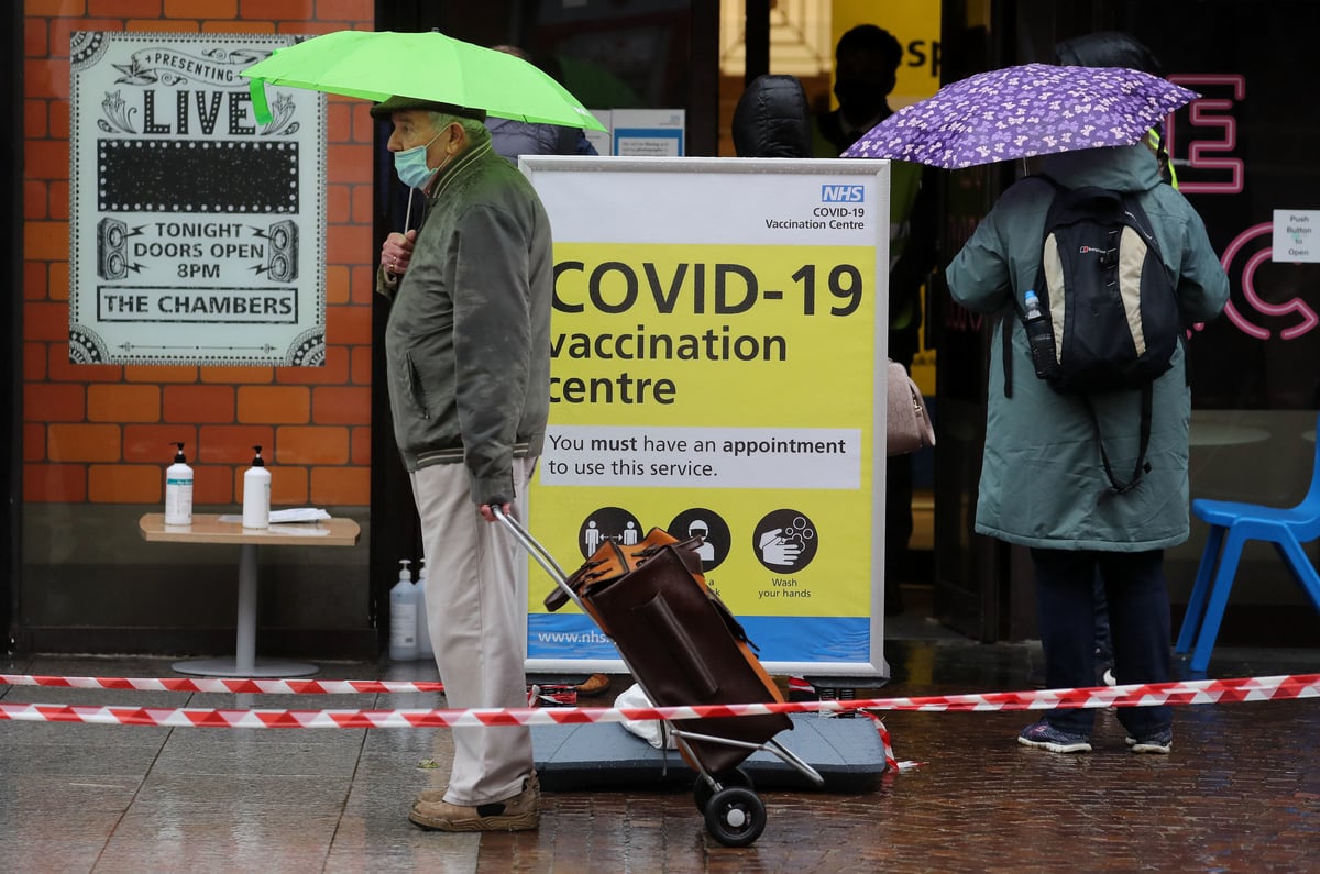 UK records 1,322 daily Covid deaths with 19,202 new cases reported