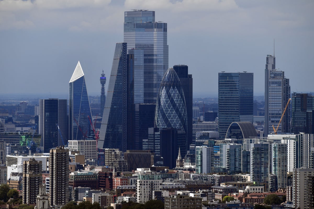 Central London office spend plunges as rate rises and working pattern changes bite 