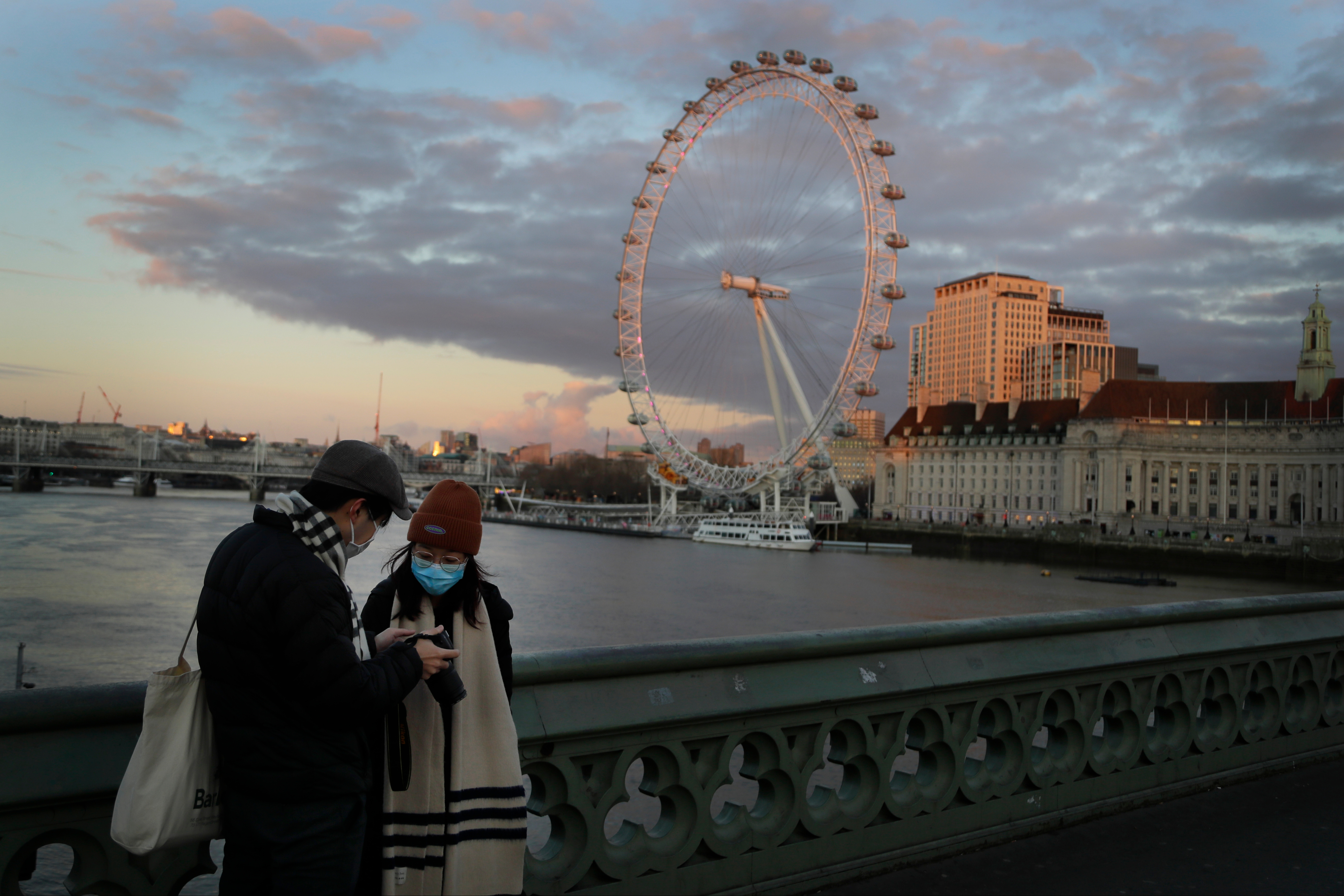 Londoners urged to push through ‘final mile’ of lockdown before Covid restrictions are eased