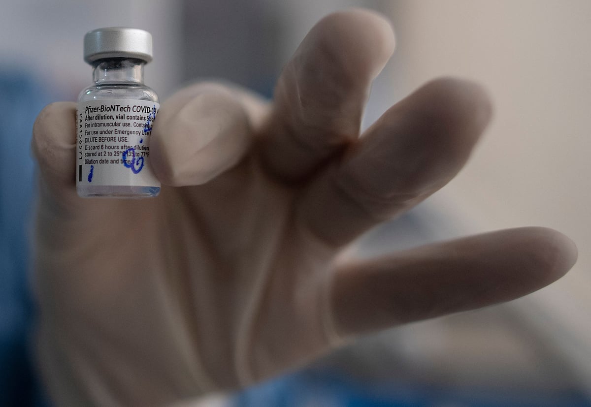 Pfizer jab produces ‘high level’ of coronavirus antibodies after two doses, UK study shows