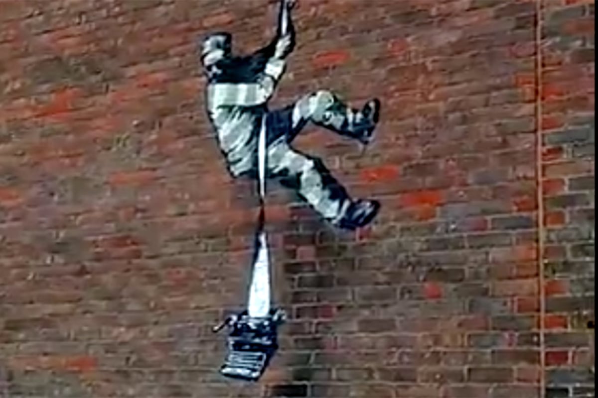 ‘Banksy’-style artwork appears on the side of Reading prison 
