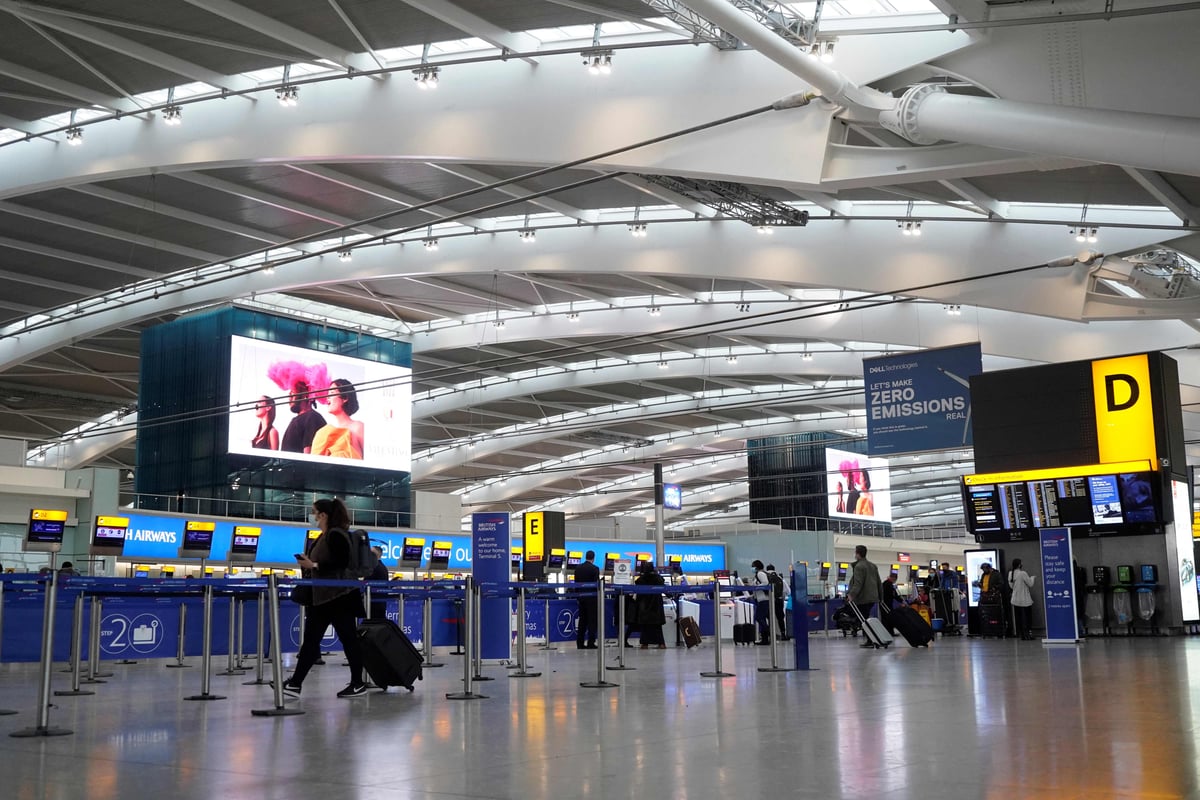 Grant Shapps ‘hopeful’ of giving green light for flights and foreign holidays after May 17