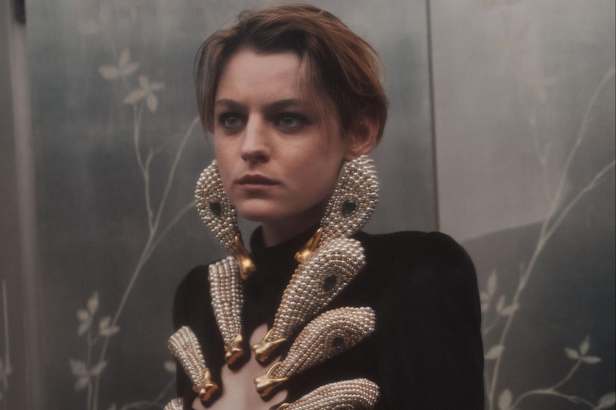Emma Corrin wears Schiaparelli tooth dress to Critics Choice Awards 2021