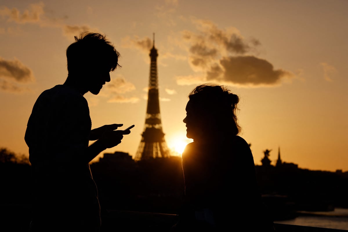Holiday hopes lifted after France opens its borders to British travellers