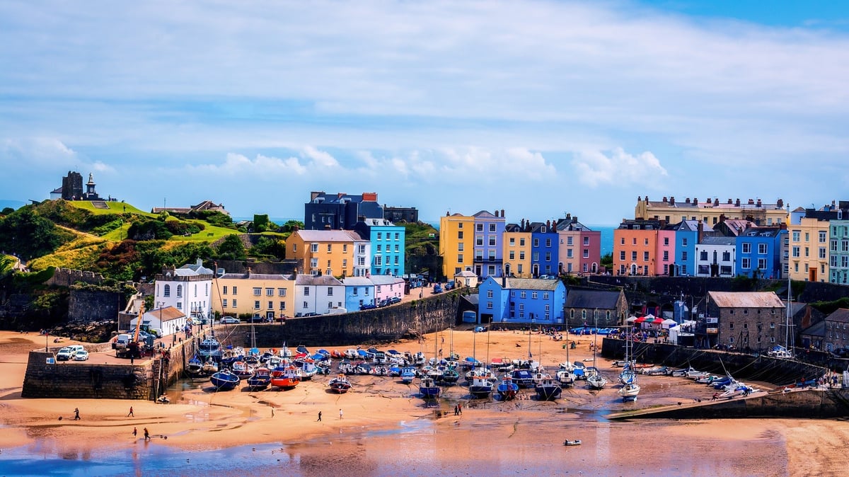 Wales lockdown: Hairdressers, sport and socialising to start again