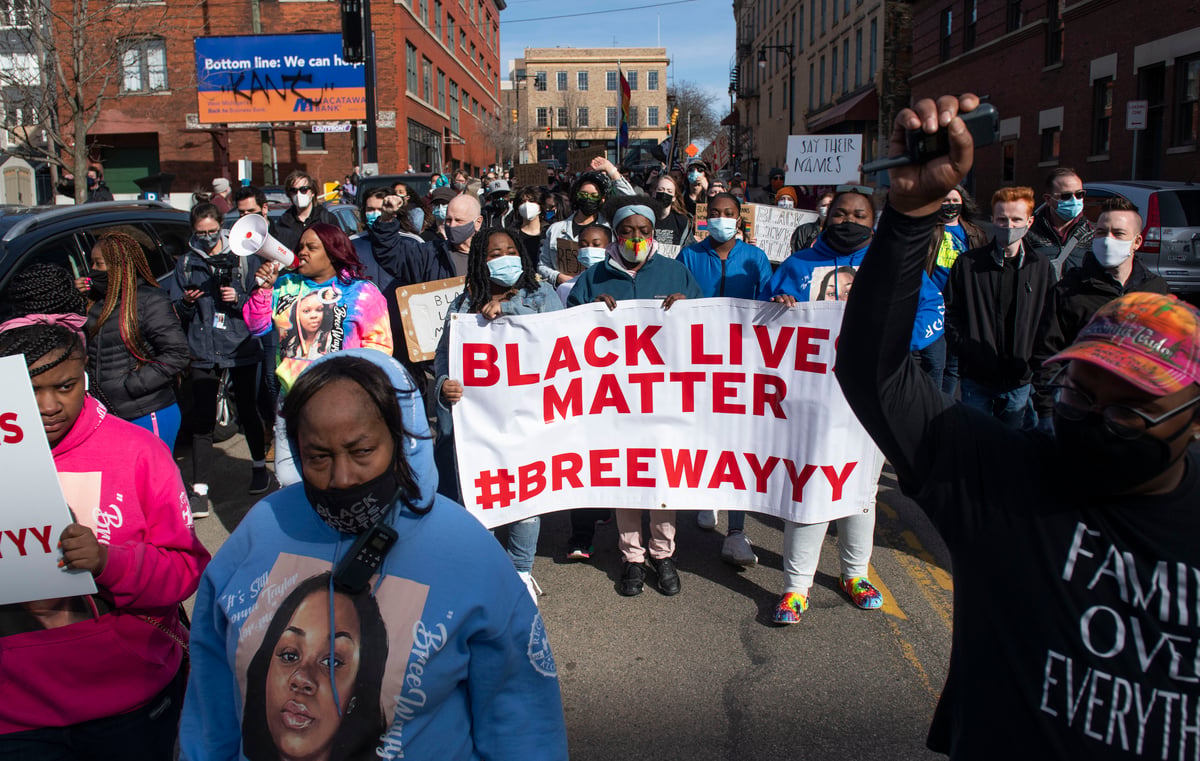 Hundreds attend rally and demand justice on one year anniversary of Breonna Taylor’s death