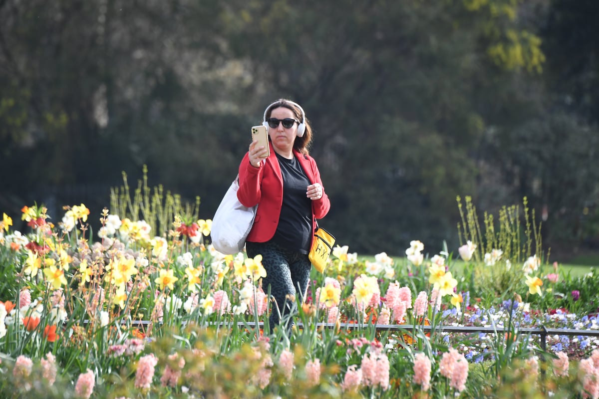 UK weather forecast: Near-record temperatures to give way to chilly Easter weekend
