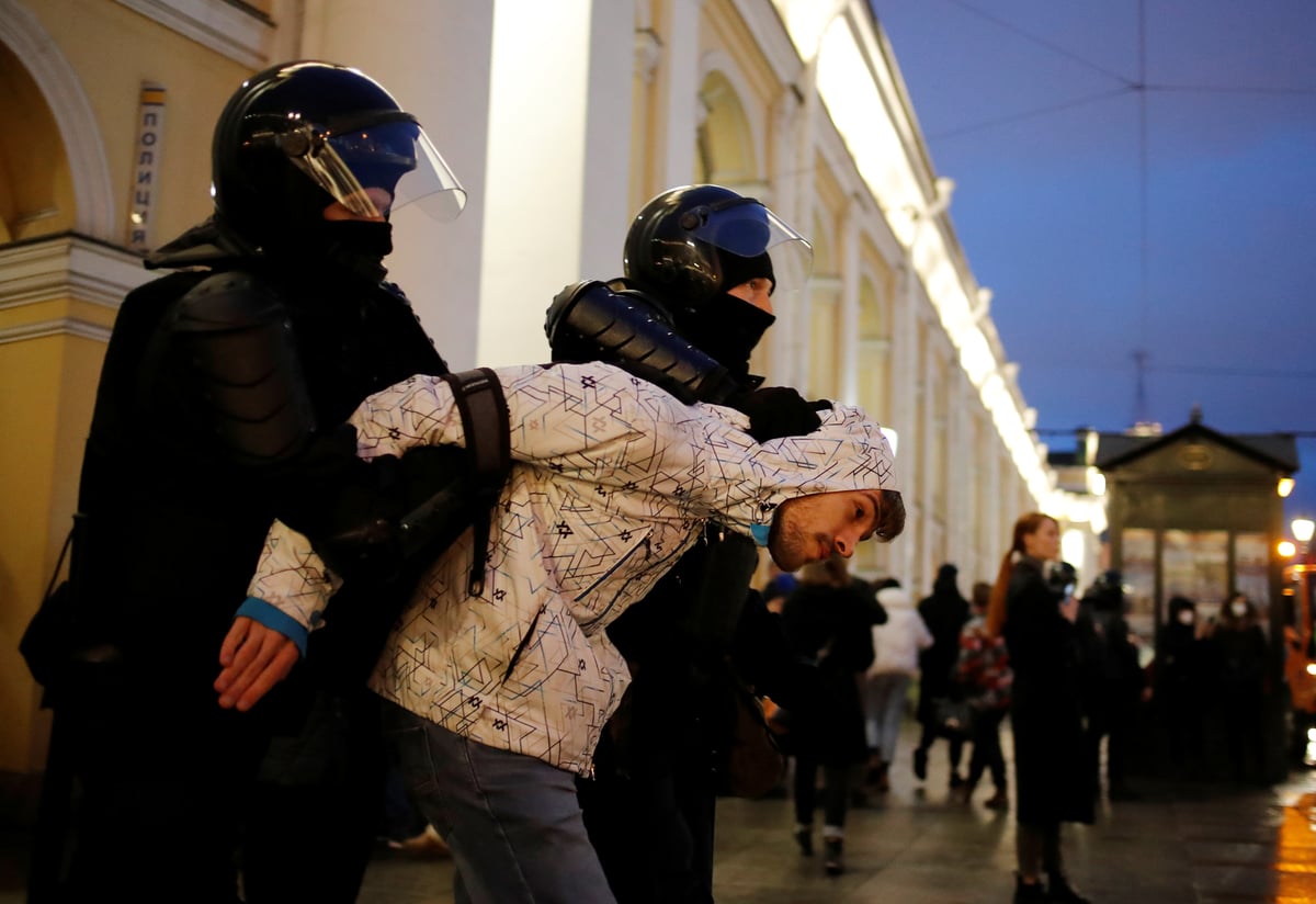 1,500 arrested during day of protests in Russia over imprisoned opposition leader Alexei Navalny