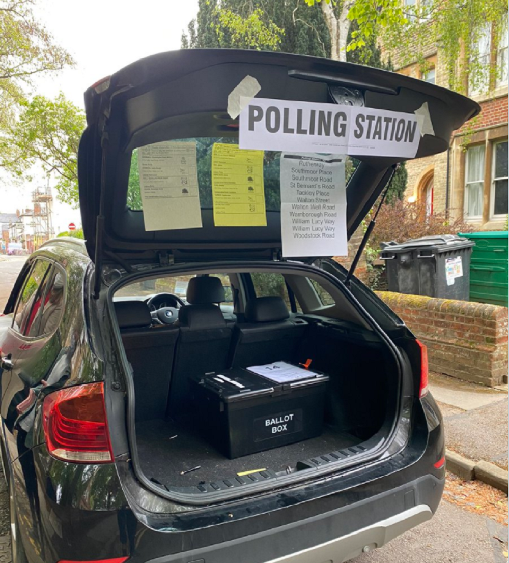 Pop-up polling station set up in car boot after keyholder oversleeps