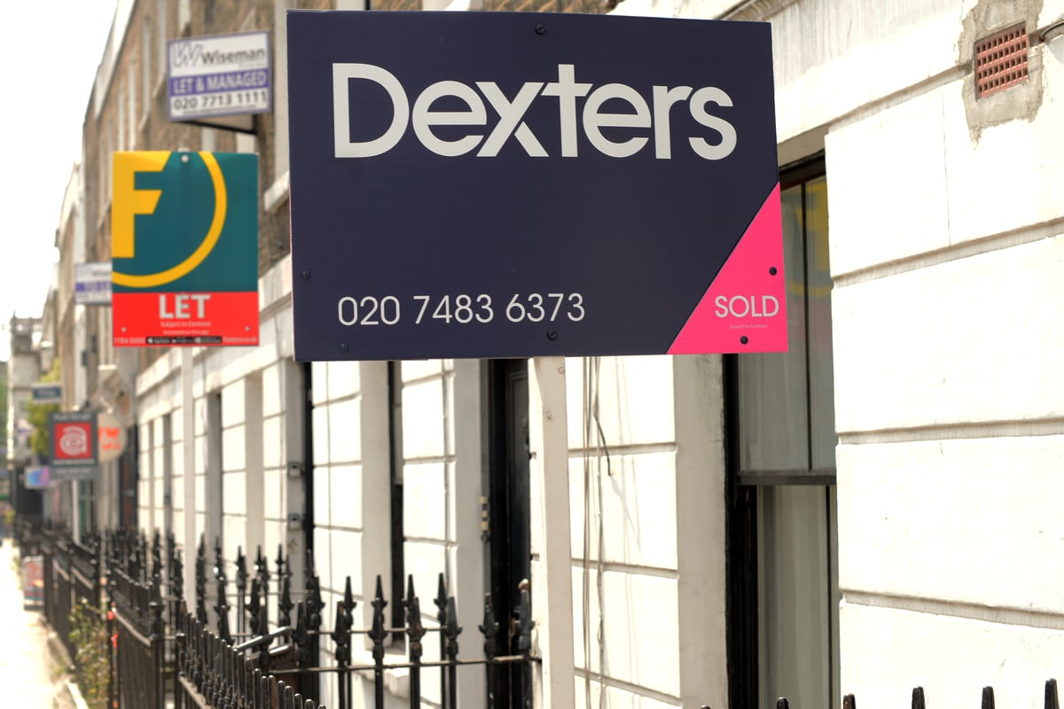 London house prices: gap between capital and North narrows