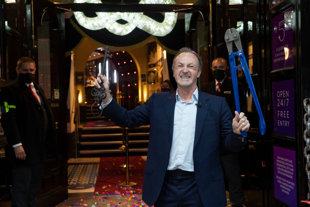 May 17 easing: Hippodrome opens its doors on the stroke of midnight