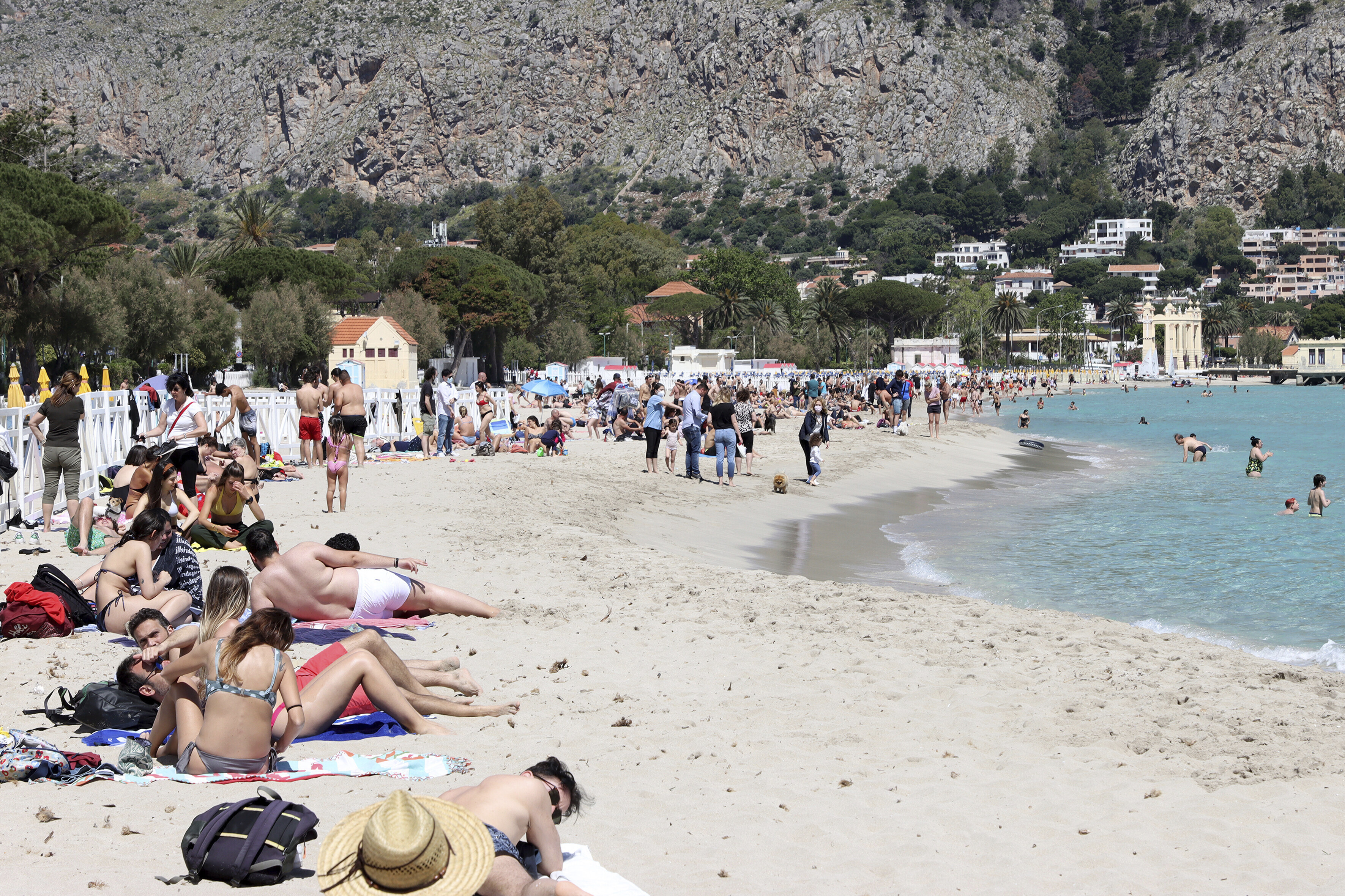 Met Office warns of 50C summers following record-breaking temperatures