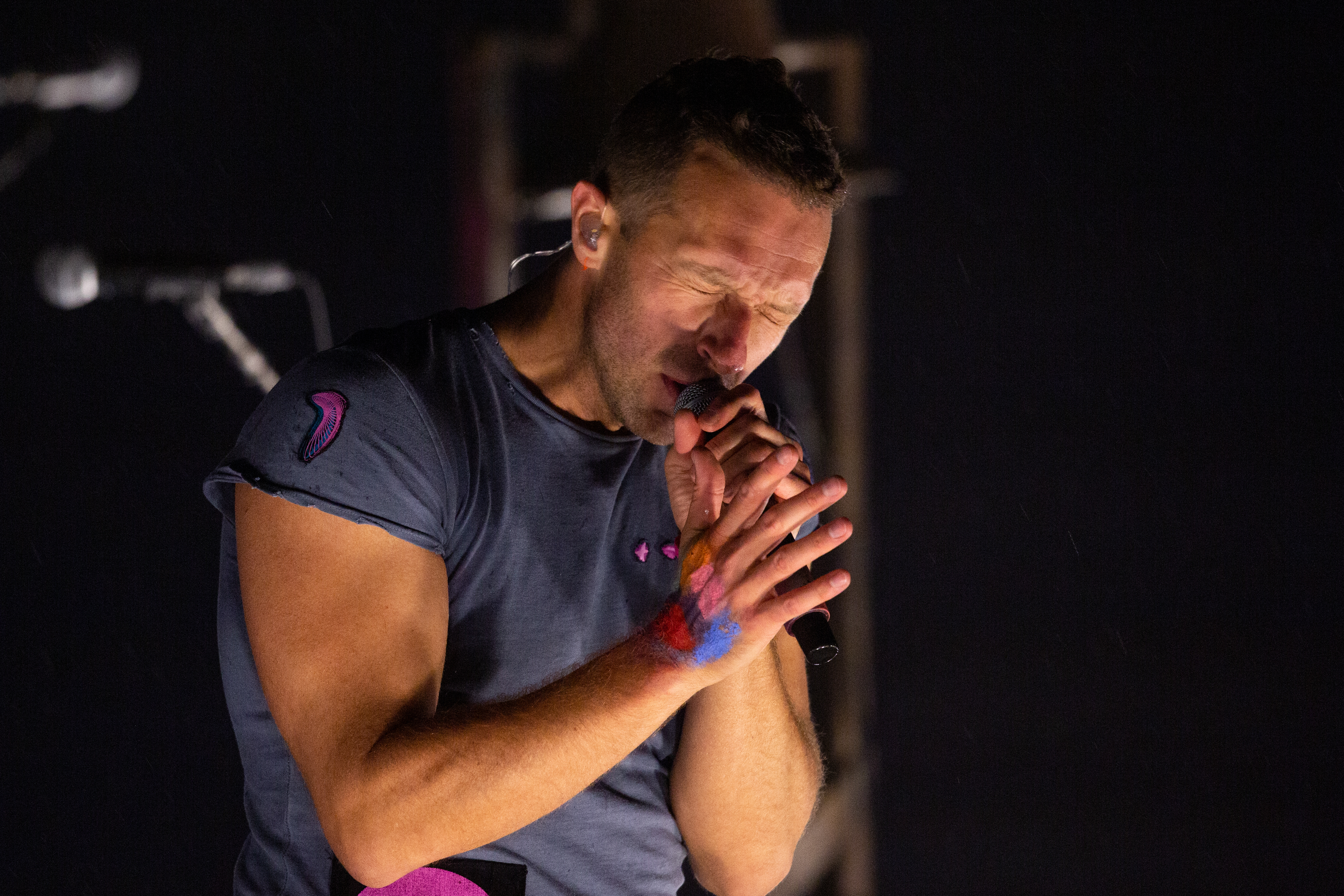 Coldplay’s Chris Martin pays tribute to doctors and nurses during Glastonbury set