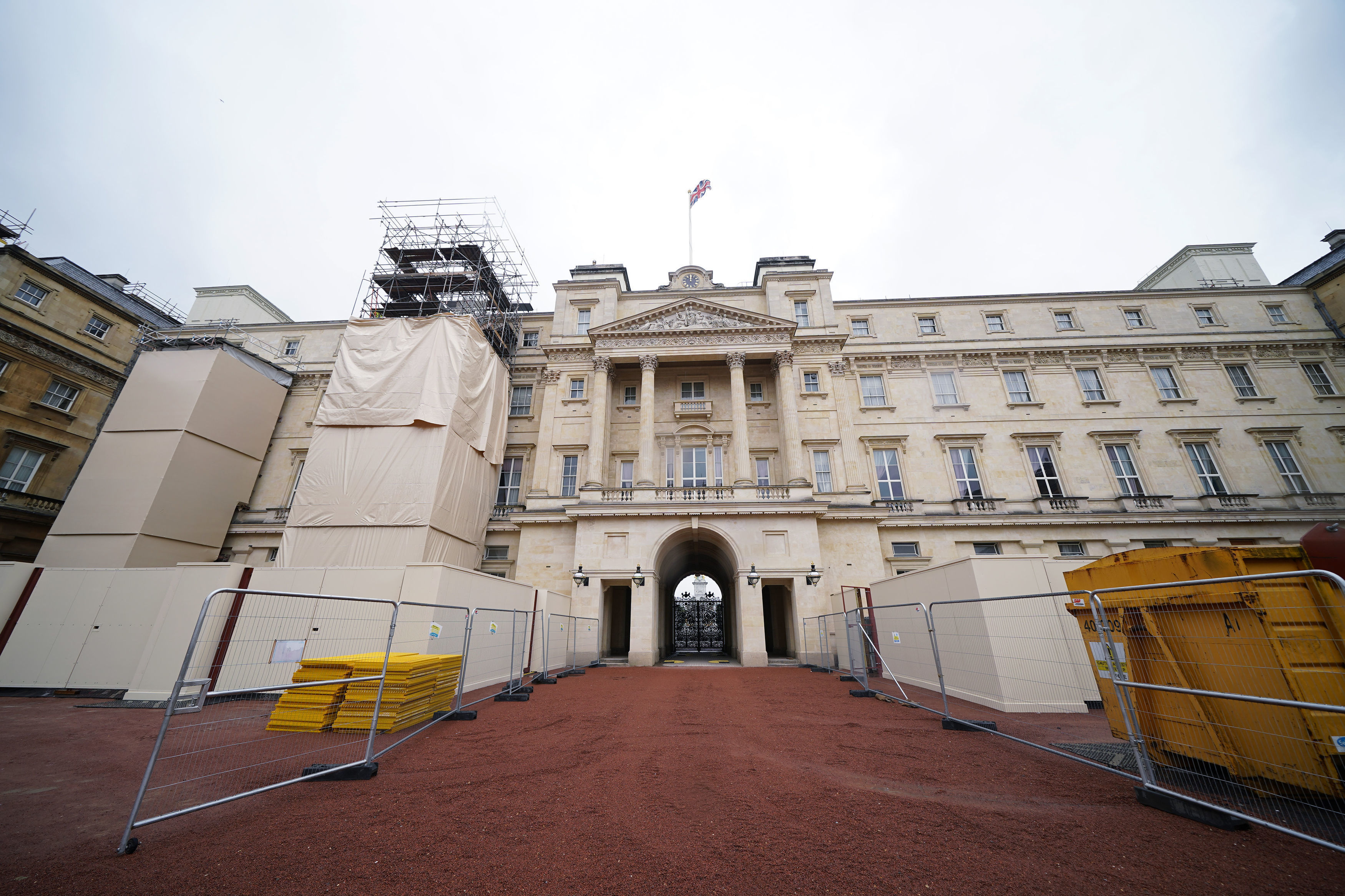 Buckingham Palace: Two miles of electrical cables removed to stop fire