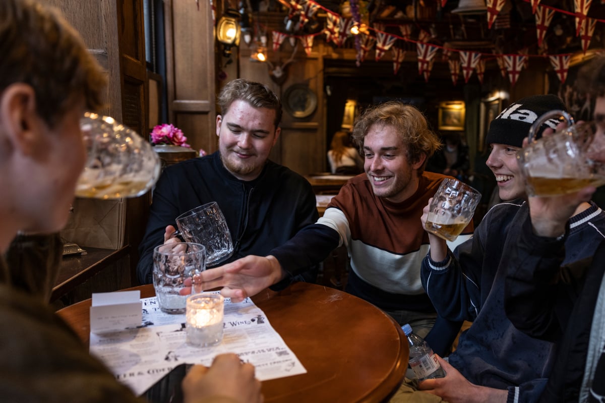 What are the new Covid rules for pubs and restaurants?