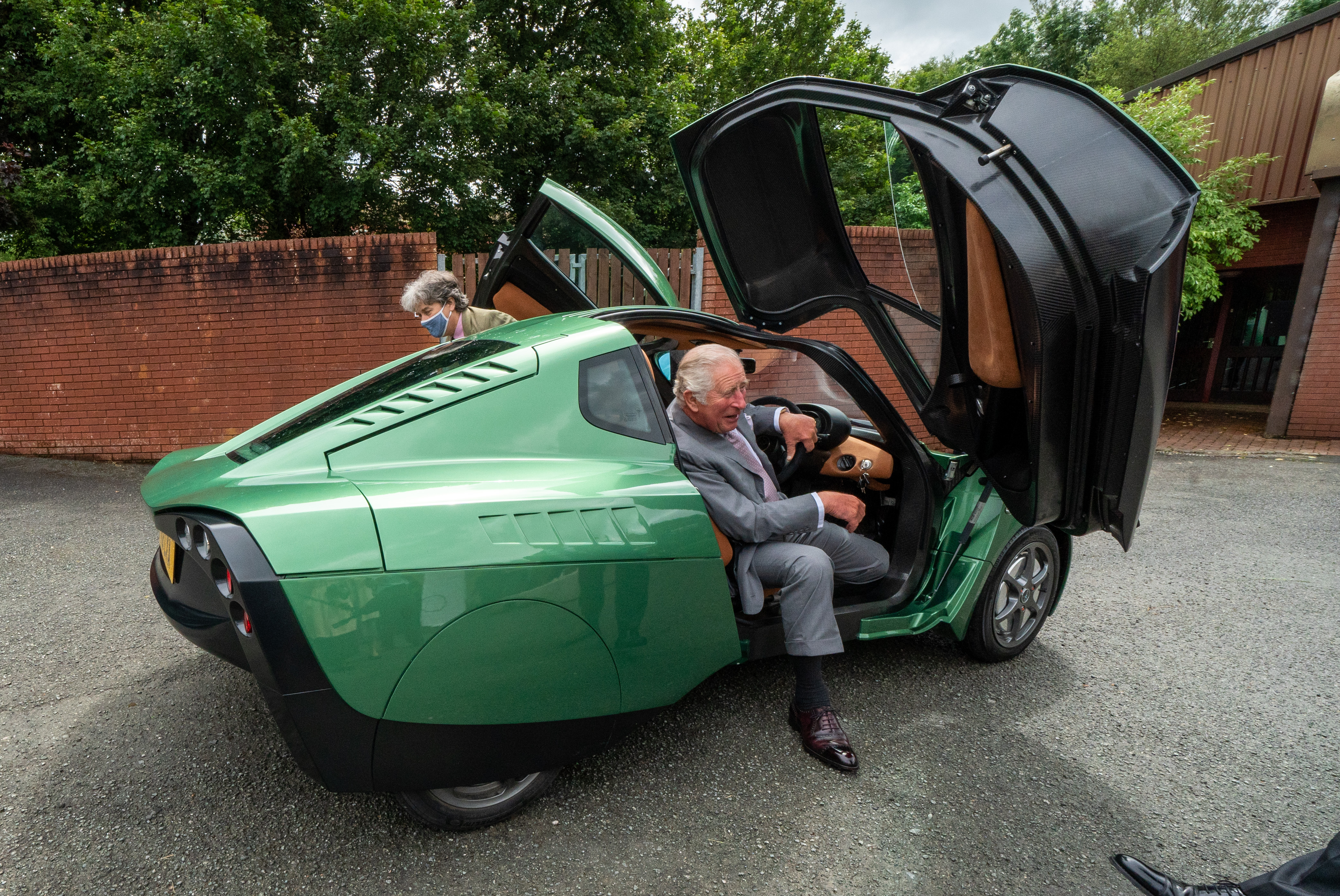Charles test-drives hydrogen-powered eco-car