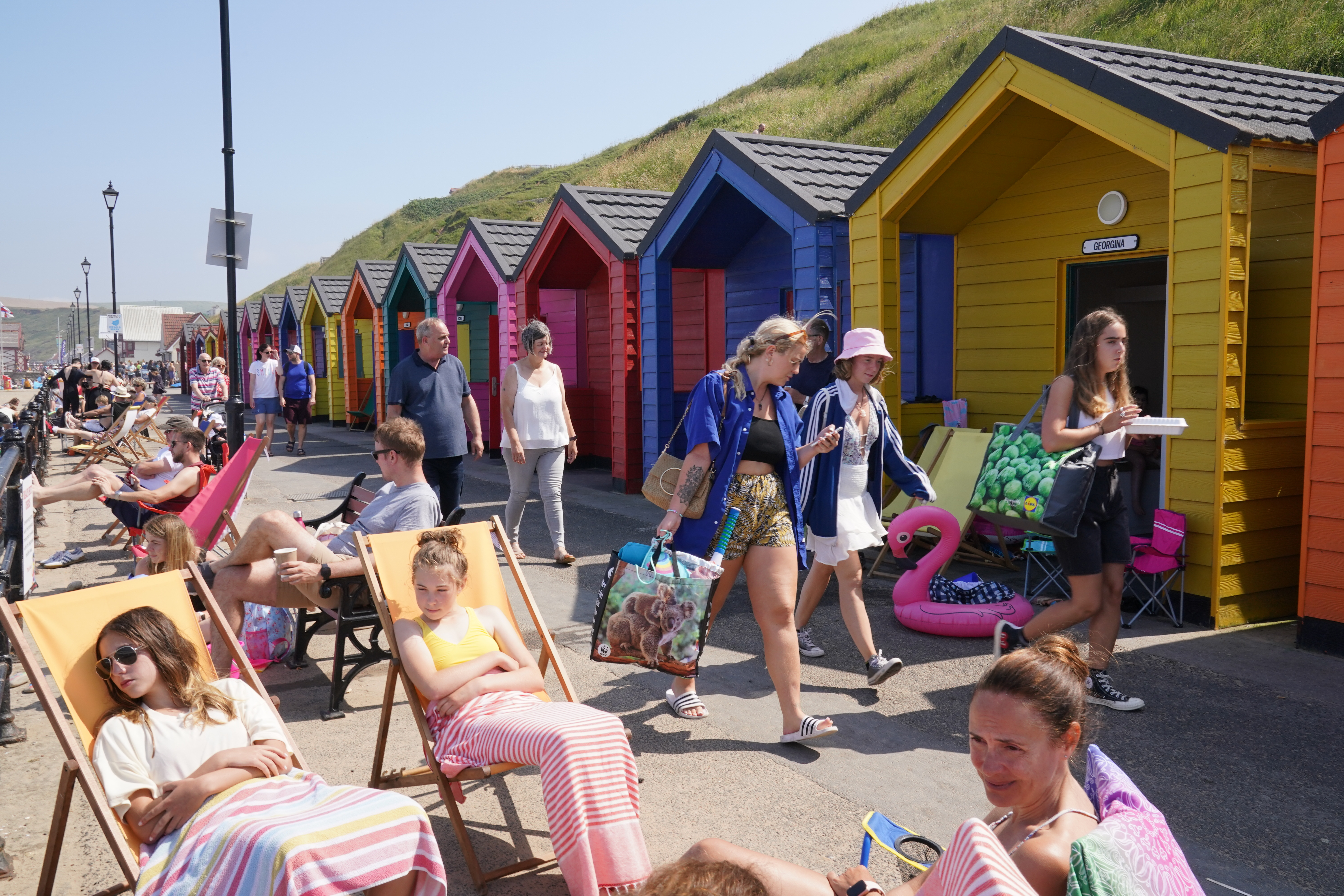 Sizzling temperatures to continue despite end of extreme heat warning