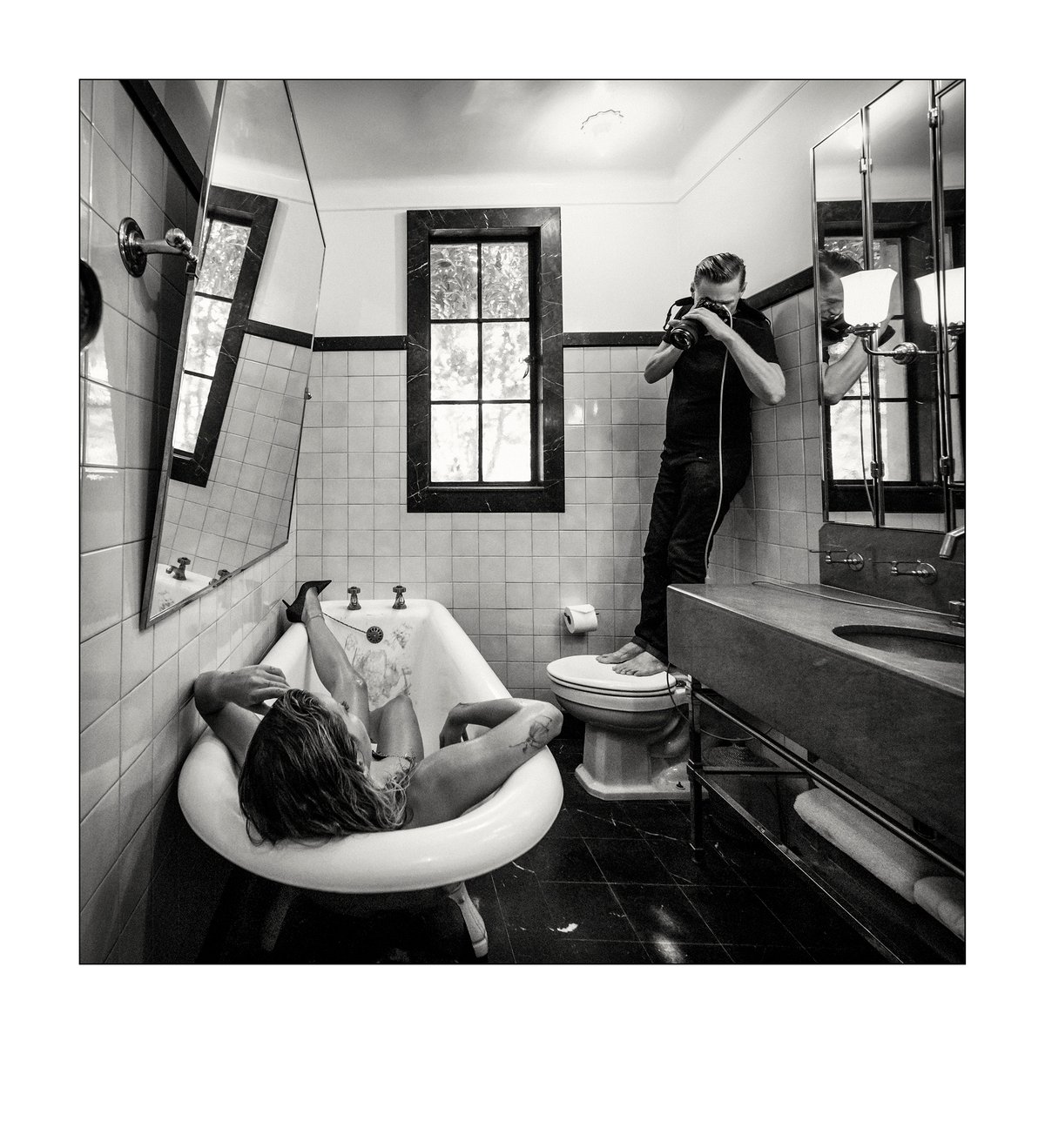 Pirelli 2022: First glimpse at rock star Bryan Adams shooting calendar