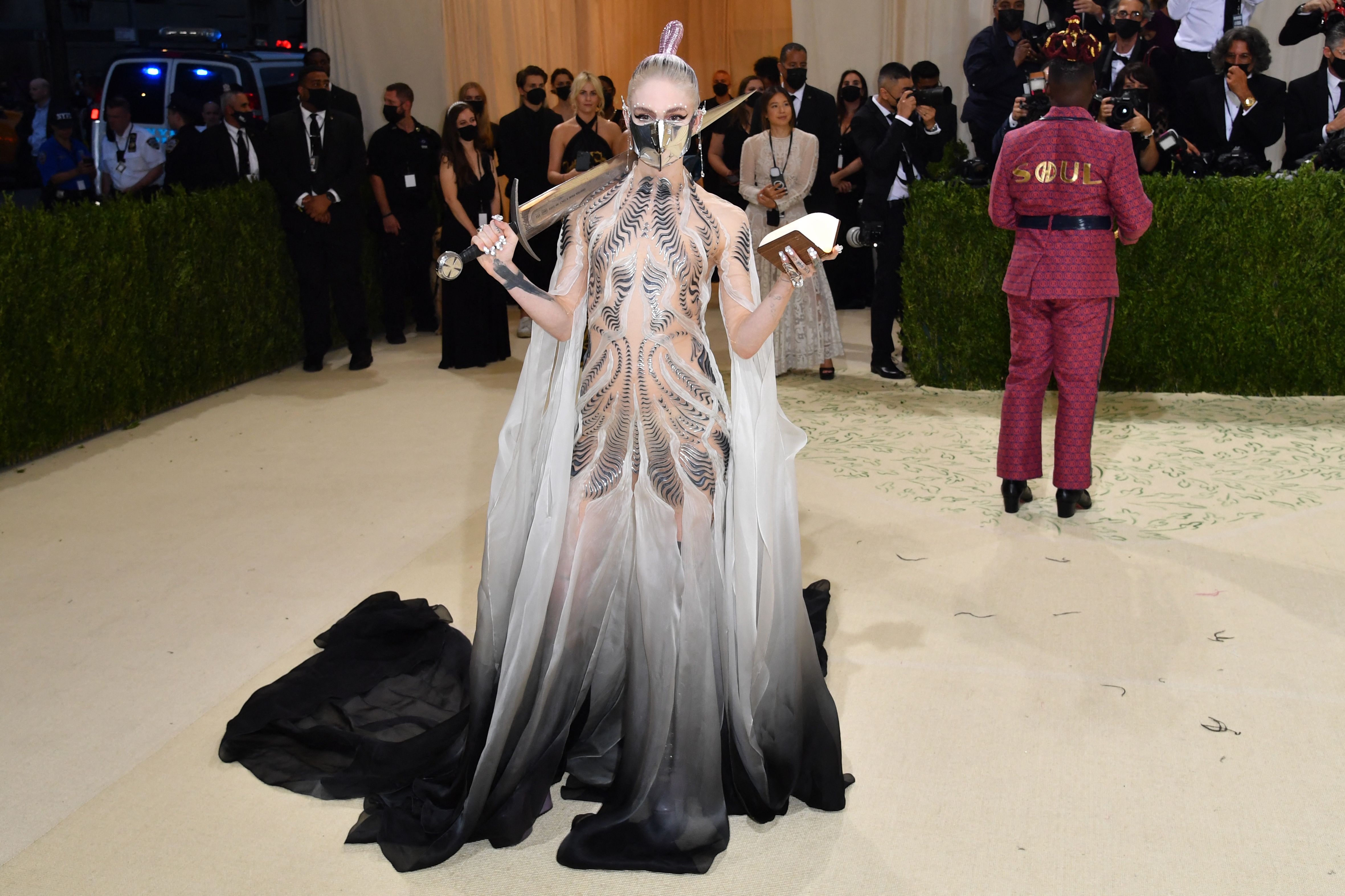 Is Grimes dating whistleblower Chelsea Manning? 