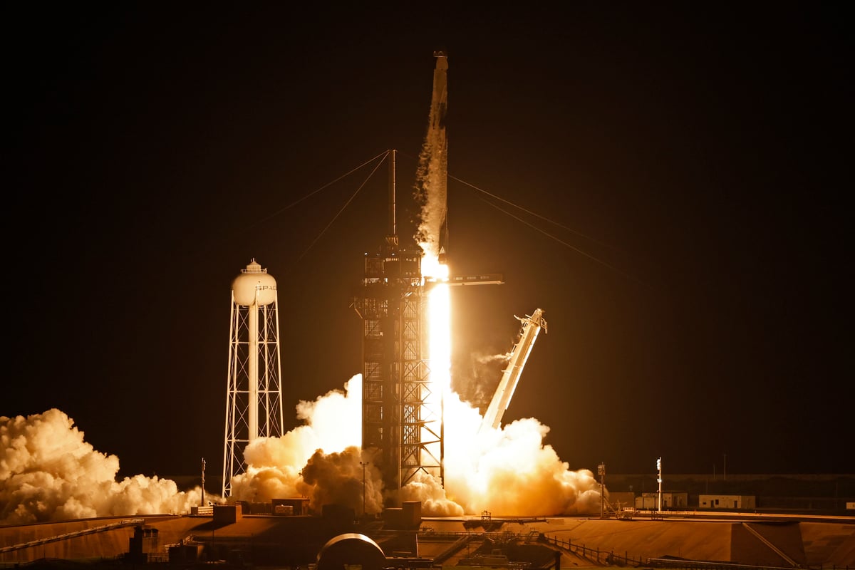 SpaceX launches world’s first ‘amateur astronaut’ crew to orbit Earth