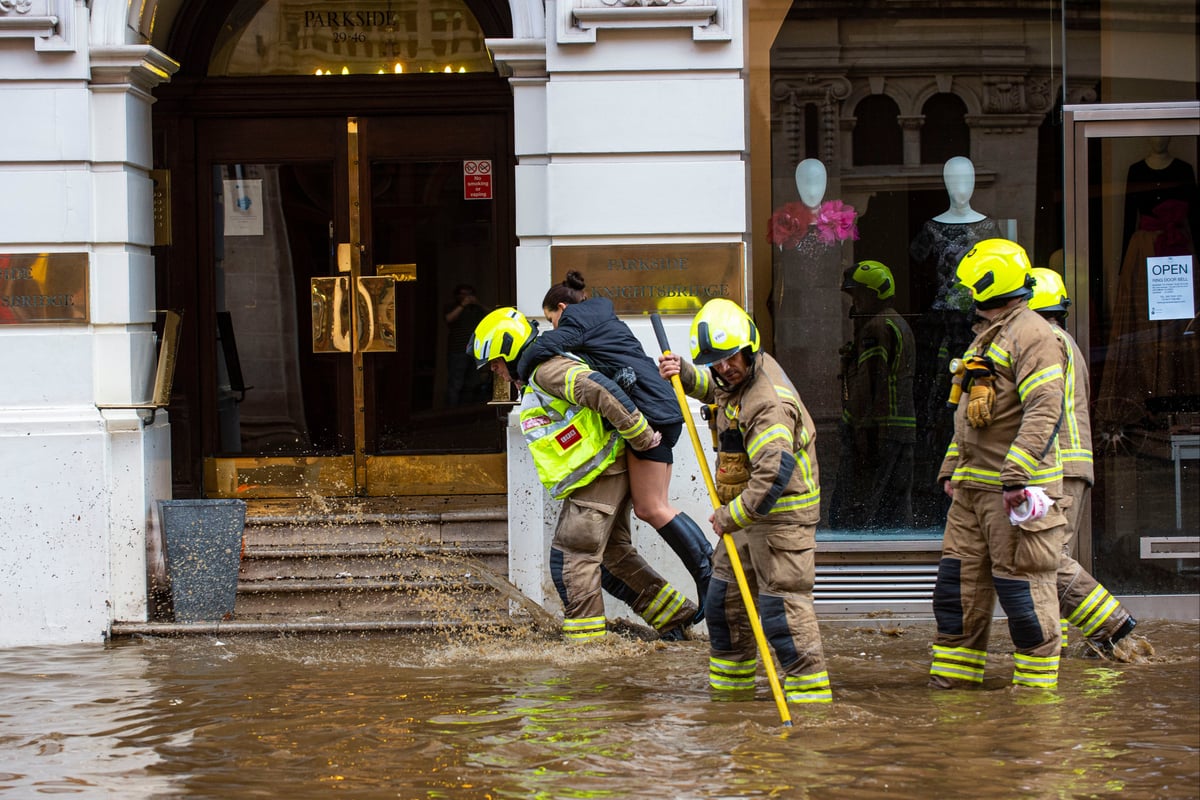 London weather: Diana’s dressmaker flooded as London drenched in downpour
