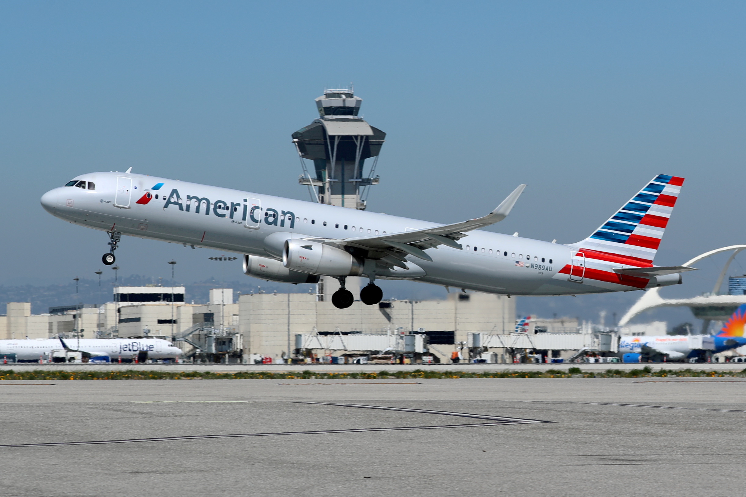 Brits in US risk flight chaos as Trump transport chief grounds planes