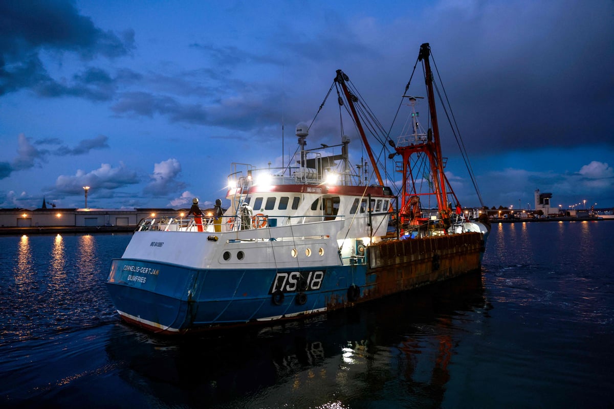 UK boat freed after being held for six days in France in fishing row