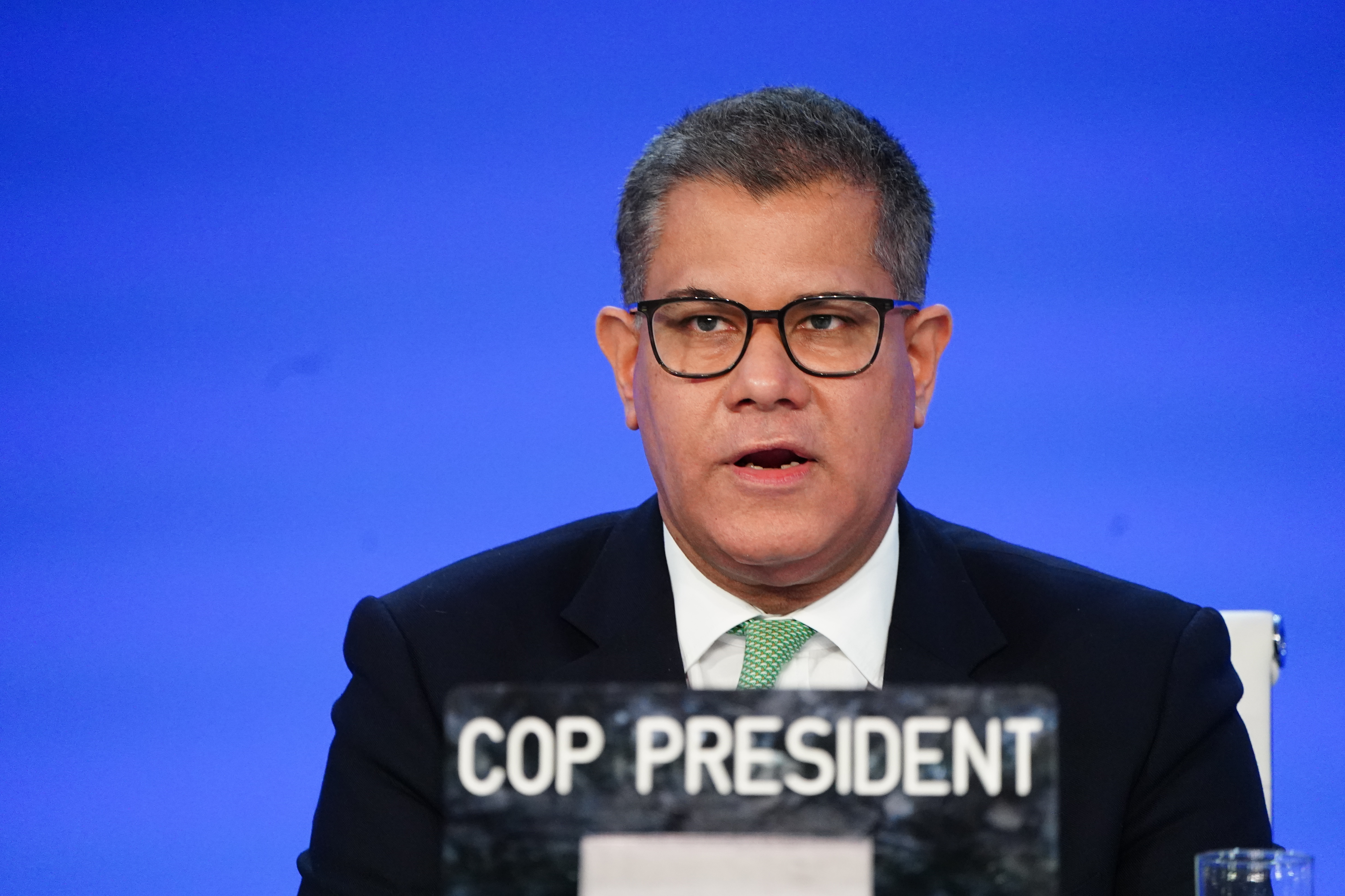 Cop26 talks agree to strengthen emission cuts targets by end of 2022