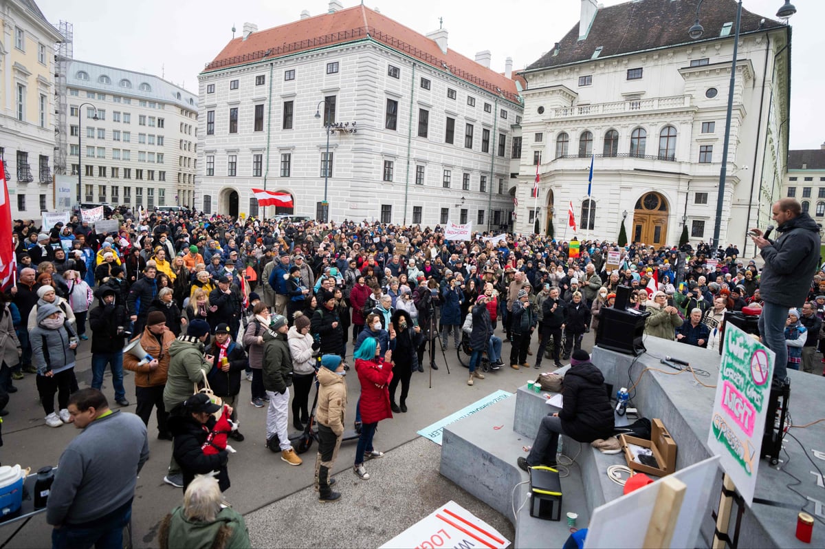 Austria plunges two million unvaccinated into lockdown