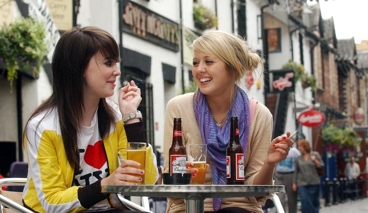 Boris Johnson ‘blocks plans to ban smoking outside pubs’