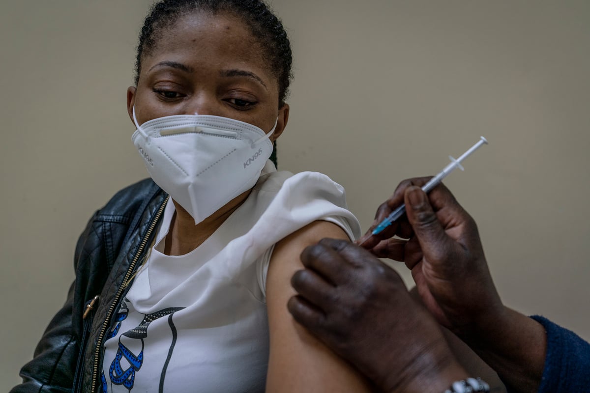 South Africa says national peak of Omicron wave may have passed