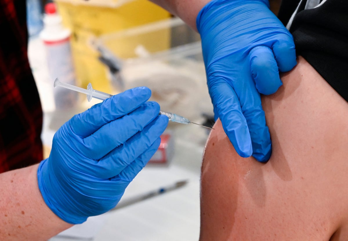 Three doses of Pfizer vaccine ‘can neutralise Omicron variant’