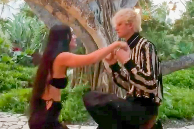 Machine Gun Kelly wants ‘gothic’ wedding venue with ‘red river’