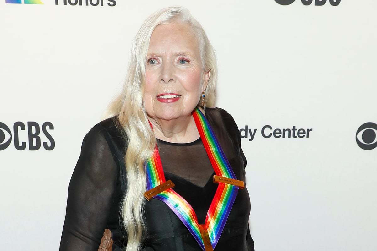 Joni Mitchell to remove music from Spotify after Neil Young Covid row
