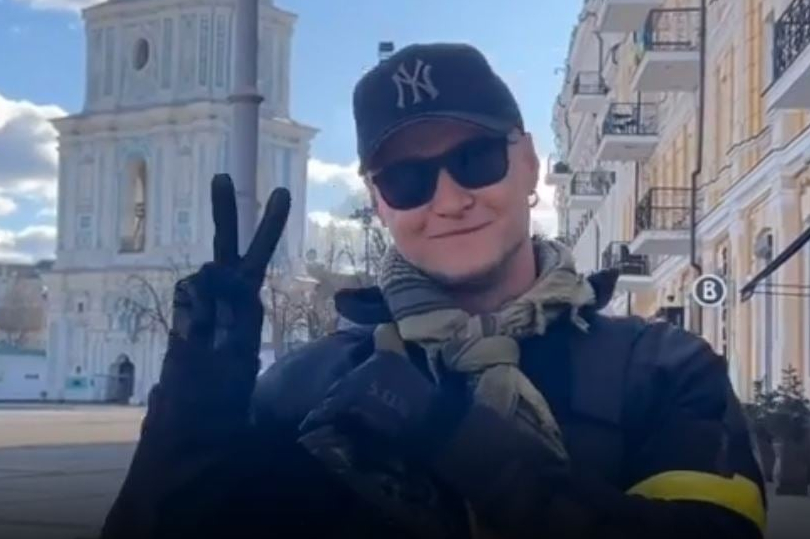 Ukrainian rockstar Andriy Khlyvnyuk joins military and vows to ‘fight for my country’