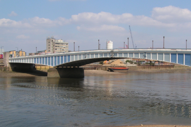Hammersmith council expands pollution trial fining drivers £130 for taking shortcuts