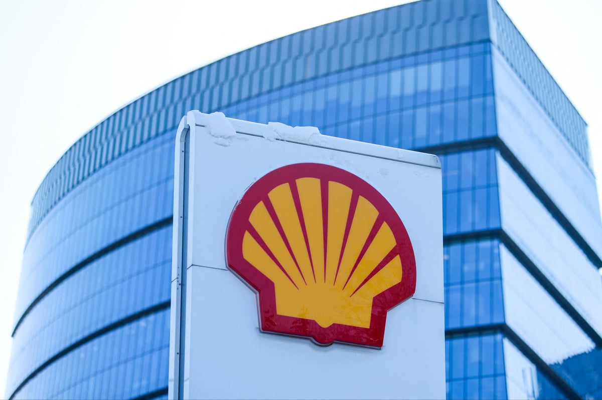 UK extends licence for controversial Cambo oil and gas field