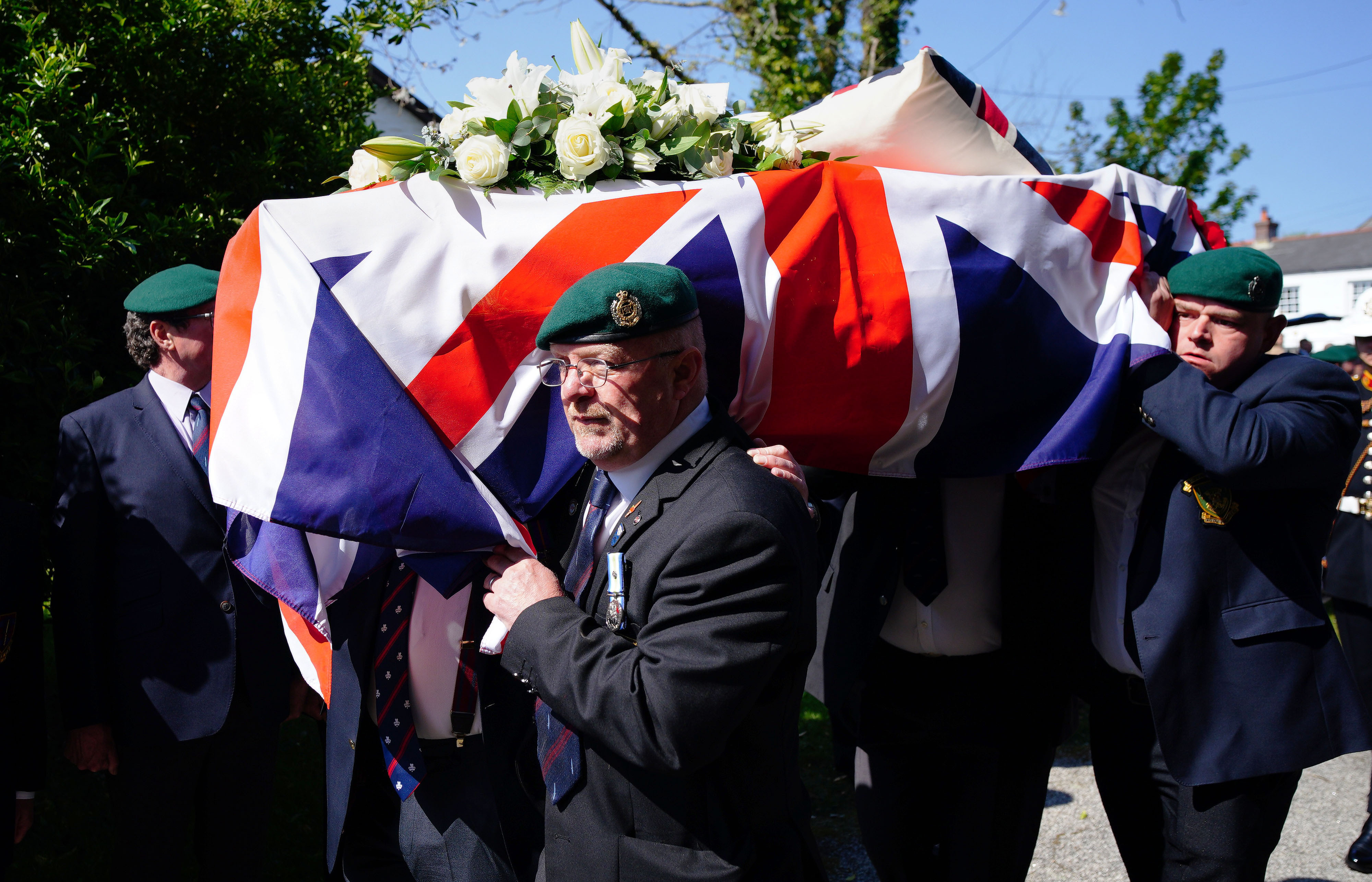 Hundreds line streets for funeral of D-Day veteran Harry Billinge