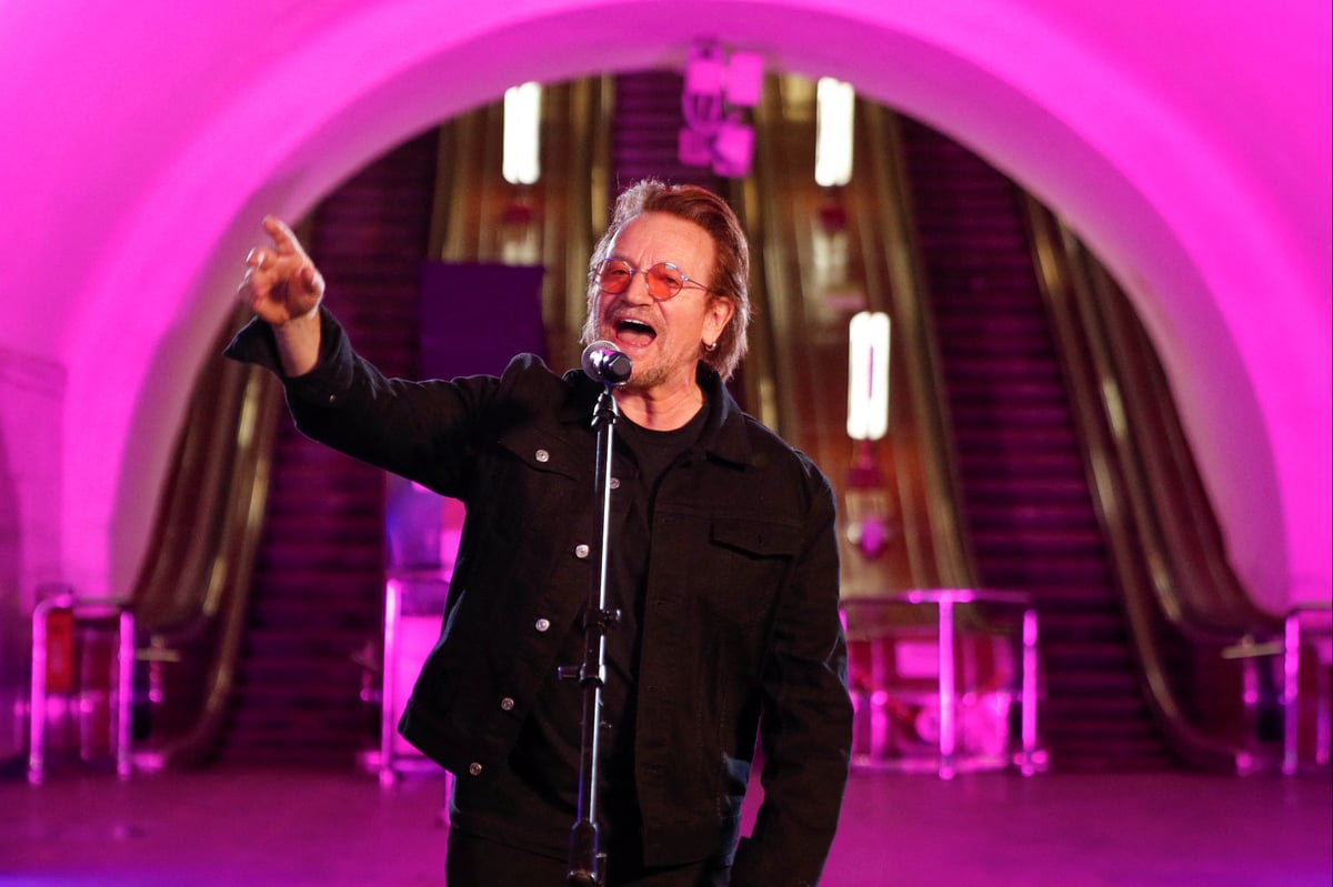 U2 star Bono puts on surprise performance at Kyiv metro 