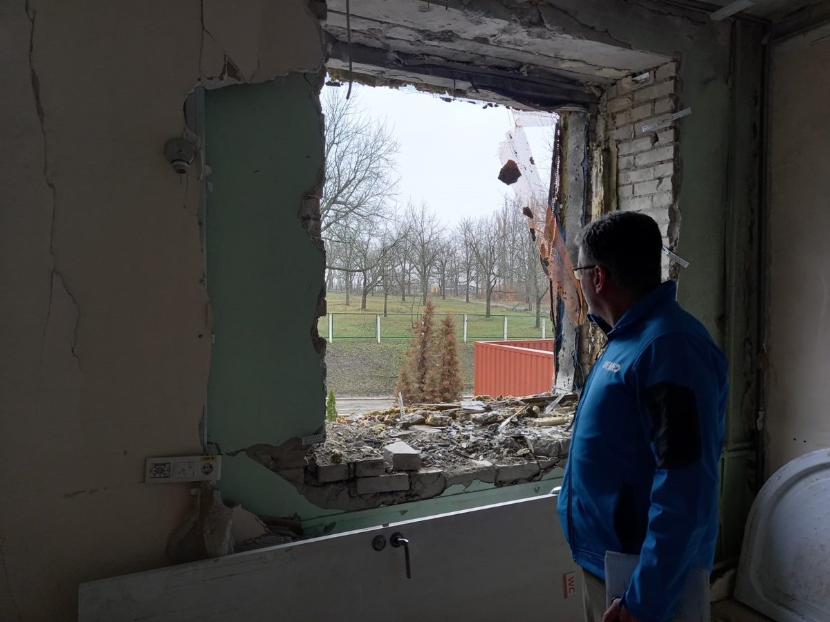 UK medic tells of devastation as he delivers aid in Ukraine